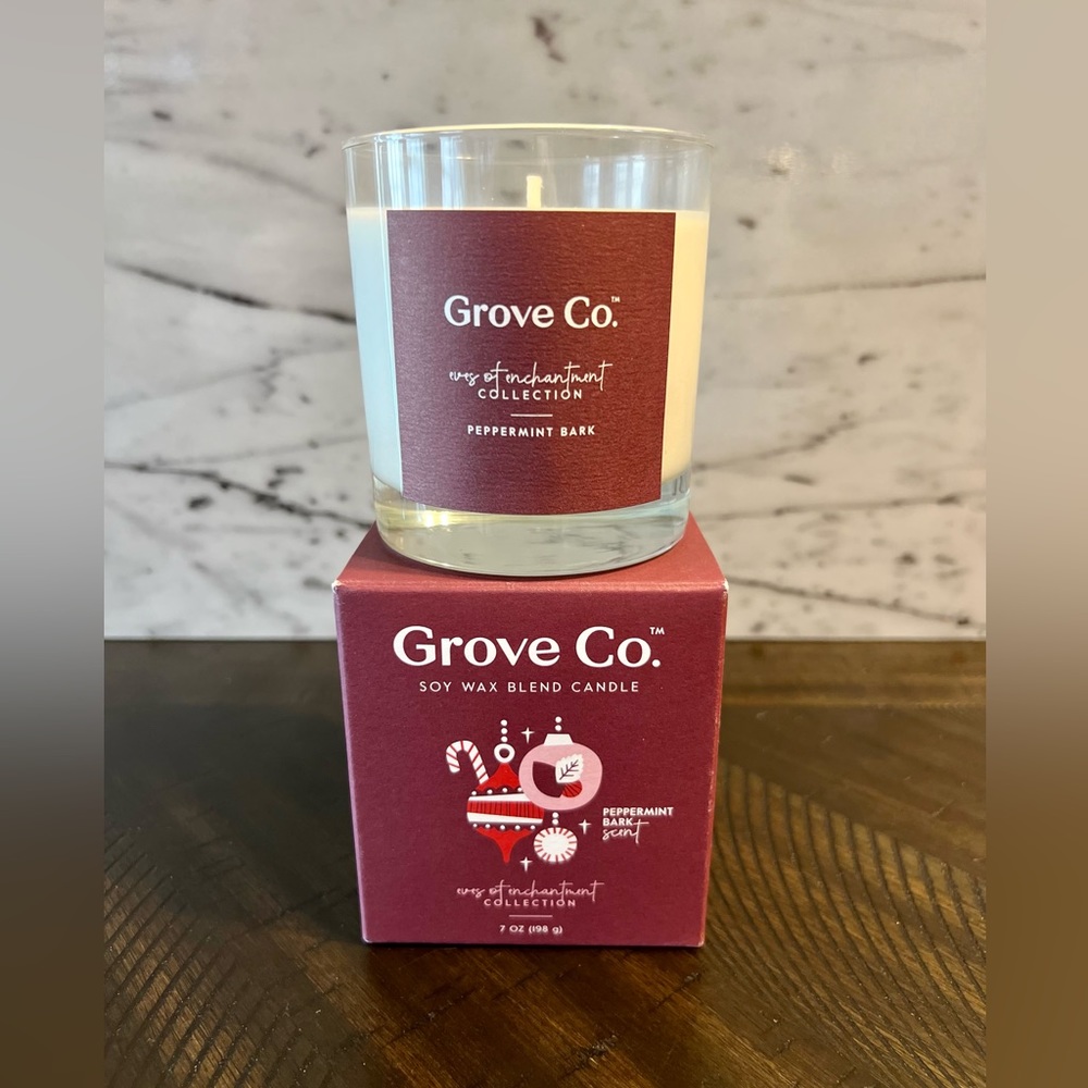 Grove Co Seasonal Peppermint Bark 7oz Candle NEW